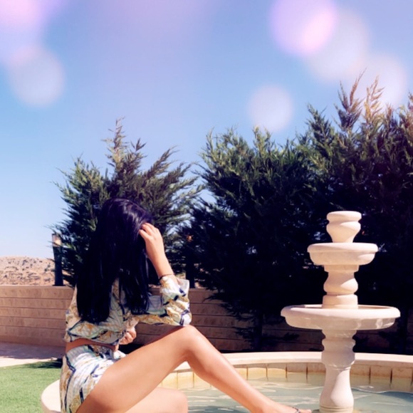 Meet your Posher, Selena - Picture 1 of 1